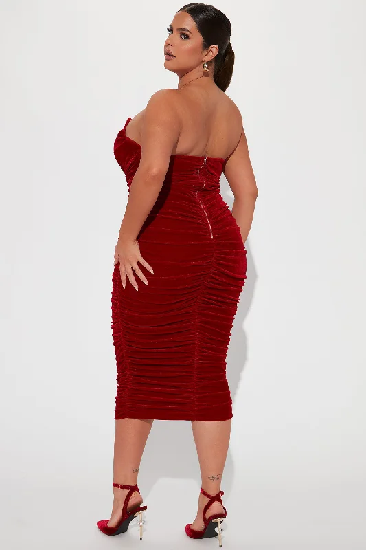 Forever Royalty Velvet Midi Dress - Red